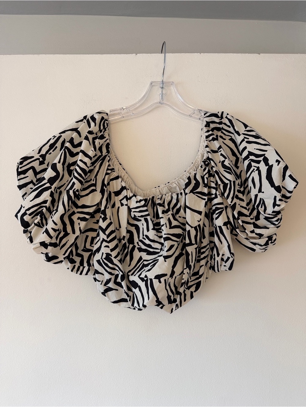 A New Day Zebra Print Bubble Crop Top Puff Sleeve NWT Medium